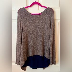 Design Lab Lord & Taylor Gray Tunic with Navy Underlay